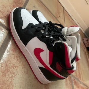 nike jordens
